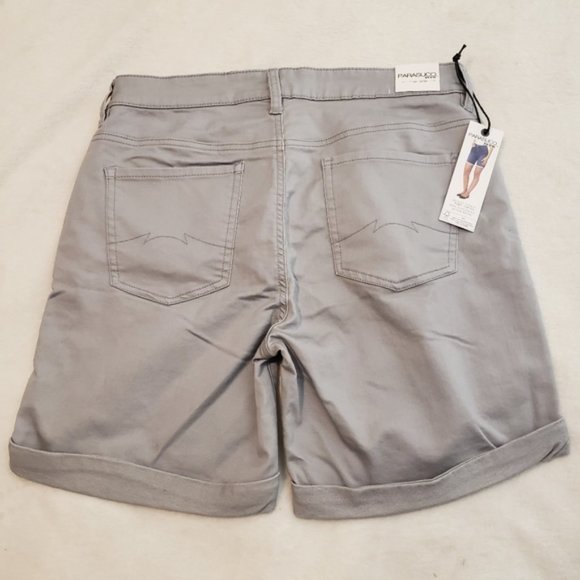 Parasuco Denim Shorts size 12 - Picture 7 of 9